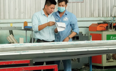 Các công đoạn sản xuất cửa nhôm tại nhà máy Grober Việt Nam
